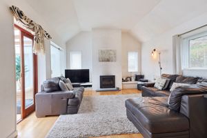 Photo 15- click for photo gallery